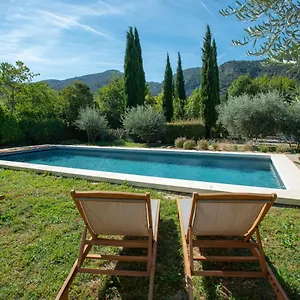 https://le-champ-des-oliviers.fr-provencehotel.com
