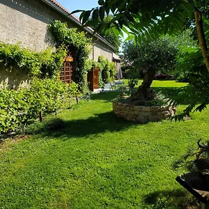 https://domaine-des-maillets.hotels-rhonealpes.com